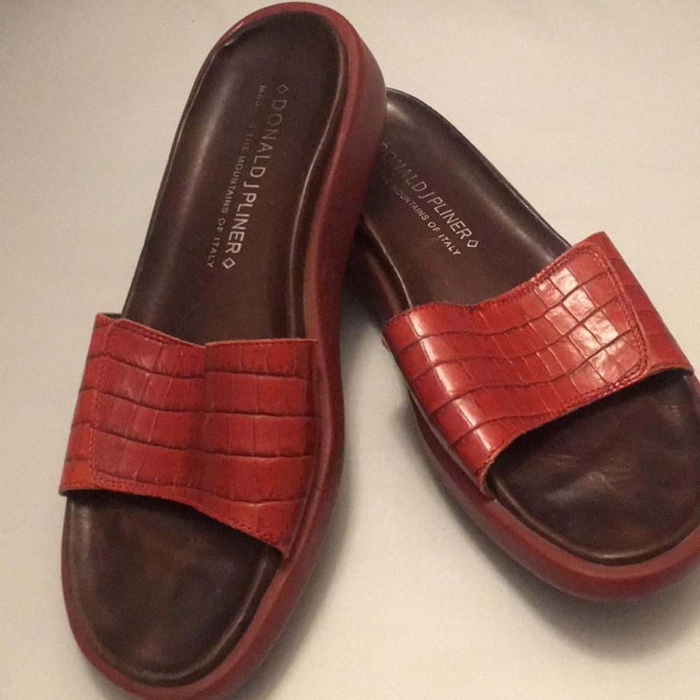 DONALD J. PLINER Red Croc Leather Slide/Slip On Platform Sandals/Shoes Sz 6M